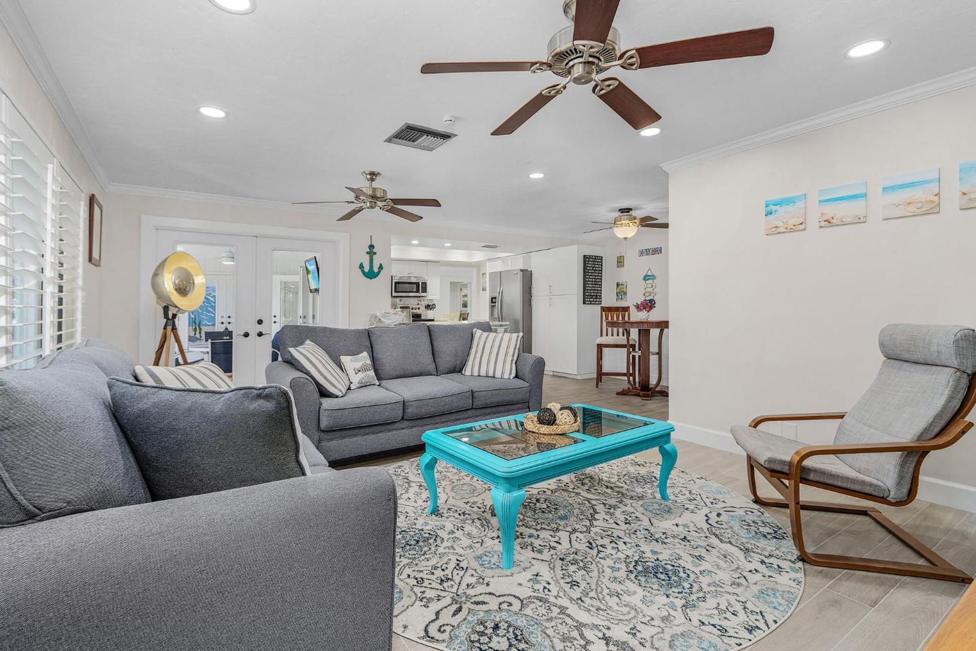 Tiki W/ Heated Pool Very Quiet & Oasis Villa Cape Coral